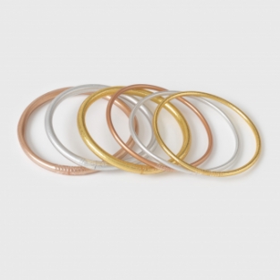 In de mix; graag een set van verschillende kleur, dikte en maat samenstallen? Dat doe je als volgt: Kies het aantal bij de aangeboden sets op de website. Vervolg het proces tot de betaling en vermeld  dan bij 'opmerkingen' welke verdeling je graag wil ont